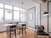 Herbert 2 bedrooms and balcony in Areeiro