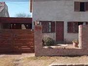 Hermosa cabaña en un gran terreno de 600 m2 a una cuadra...