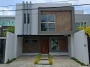 Hermosa Casa a estrenar a 1minuto de periférico dentro...