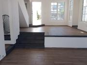 HERMOSA CASA A LA VENTA! CON EXCELENTE UBICACION, LOMA...