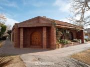 Hermosa casa a mts del Parque H. Yrigoyen