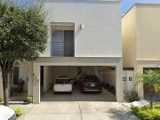 HERMOSA CASA A PRECIO DE REMATE EN BOSQUES CUMBRES EN...