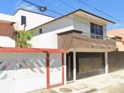 HERMOSA CASA A UN COSTADO DE LA UNIVERSIDAD VERACRUZANA...