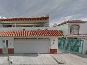 HERMOSA CASA A UN EXCELENTE PRECIO Y UBICACION