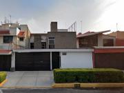 HERMOSA CASA ADJUDICADA EN VENTA A UNOS PASOS DE PLAZA...