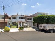 HERMOSA CASA ADJUDICADA EN VENTA CERCANA A BOSQUE URBANO...