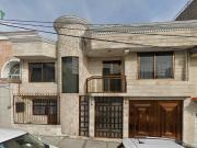 HERMOSA CASA ADJUDICADA EN VENTA CERCANO DE AGUAS...