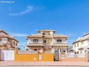 HERMOSA CASA ADOSADA DE DOS HABITACIONES EN CABO ROIG