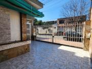 HERMOSA CASA AL FRENTE EN ZONA SUR