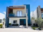 Hermosa casa amplia de 4 habitaciones con cisterna en...