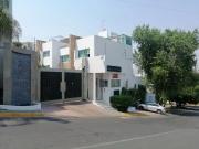 Hermosa casa amplia tres recámara, estudio, palma real...