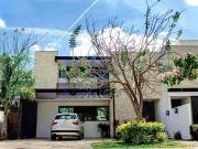 | Hermosa casa amueblada, en renta. |