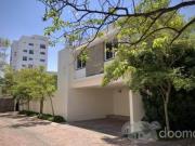 Hermosa casa amueblada en renta, 3 recámaras, privada de...