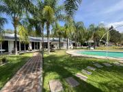 HERMOSA CASA CAMPESTRE CON ALBERCA, CANCHA DE TENIS Y...