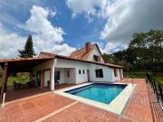 Hermosa Casa Campestre con un terreno grande