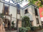 Hermosa casa cataloga en la Del Valle Centro a la venta