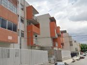 HERMOSA CASA CERCA DEL METRO ACATITLA, VÍAS DE...