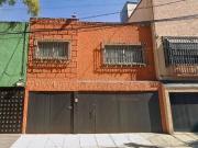 ¡ HERMOSA CASA COL. DEL VALLE 3 HAB. EN REMATE !
