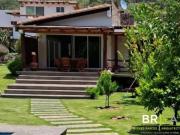 HERMOSA CASA CON ACCESO AL RIO