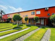 Hermosa casa con alberca dos estacionamientos acepta...