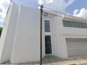 HERMOSA CASA CON ALBERCA PRIVADA A SOLO 10 MINUTOS DE LA...