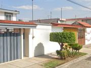 HERMOSA CASA CON AMPLIO ESPACIO