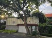 Hermosa casa con amplio patio y terraza trasera