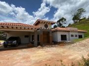 Hermosa casa con arquitectura Española para estrenar