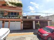 Hermosa casa con excelente precio. C. Valle de los...