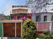 HERMOSA CASA CON EXCELENTES VÍAS DE ACCESO EN EL ORIENTE...