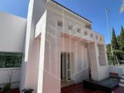 HERMOSA CASA CON JARDÍN DE ENSUEÑO EN VENTA EN CHILUCA
