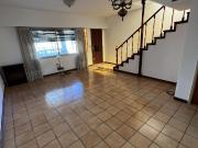 HERMOSA CASA CON JARDIN FLORIDA OESTE