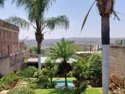 Hermosa casa con jardin grande