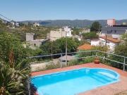 HERMOSA CASA CON PILETA EN ALQUILER VILLA CARLOS PAZ