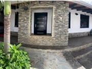 HERMOSA CASA CON PISCINA EN PARQUE RES. CAMPESTRE LA CUMACA