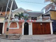 Hermosa Casa De 2 Pisos En Venta En La Urb Santa Ana De...