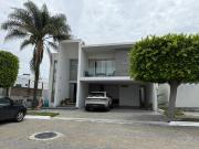 Hermosa Casa de 3 Habitaciones Ubicada en el Cluster 444...