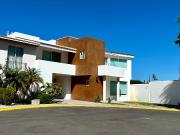Hermosa Casa de 3 Recámaras con baño c/u y Cuarto de...