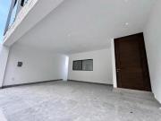 Hermosa Casa de 4 Niveles en Cumbres Elite Premier