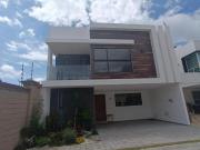 Hermosa Casa de 4 Recámaras con Roof Garden y Terrazas...