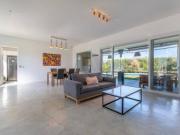 Hermosa casa de 5 ambientes en una planta en venta El...