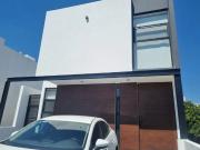 Hermosa Casa de AUTOR en Grand Juriquilla