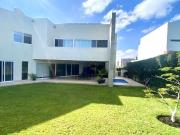 HERMOSA CASA DE AUTOR EN REGENCY JURICA