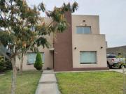 Hermosa Casa De Calidad En Barrio San Alfonso, Pilar Del...