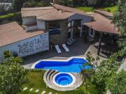 Hermosa casa de campo, ubicada en un condominio privado...