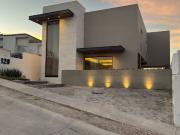 HERMOSA CASA DE DISEÑO NUEVA EN ZANDA, EXCELENTE VISTA,...