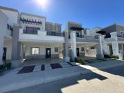 Hermosa Casa de dos Niveles con 3 Recamaras Cerca de...