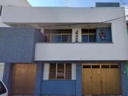 HERMOSA CASA DE DOS NIVELES CON EXCELENTE UBICACION EN TEPIC