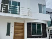 HERMOSA CASA DE DOS PISO EN VENTA