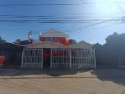 Hermosa Casa de Dos Pisos, 3 Dormitorios, 2 Baños, Villa...